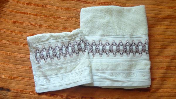 conjunto toalha bordada